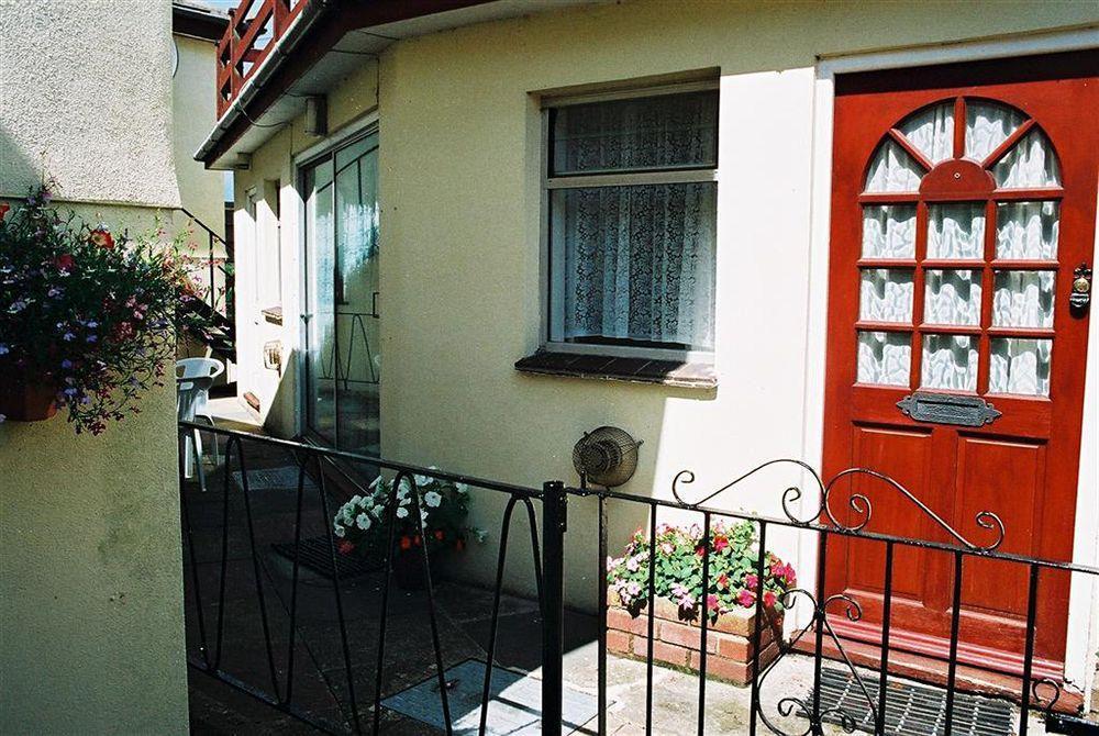 Crossways & Sea View Holiday Apartments Torquay Luaran gambar